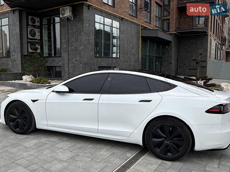 Лифтбек Tesla Model S 2022 в Виннице