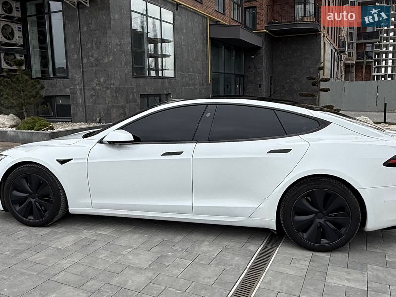 Лифтбек Tesla Model S 2022 в Виннице