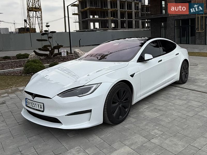 Лифтбек Tesla Model S 2022 в Виннице