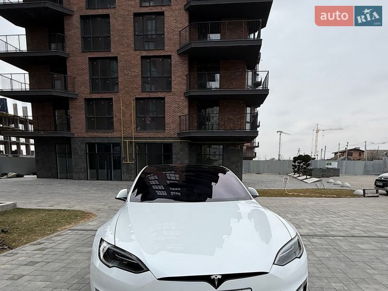 Лифтбек Tesla Model S 2022 в Виннице