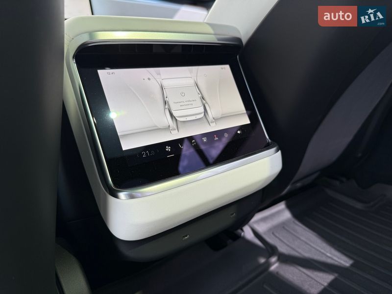 Лифтбек Tesla Model S 2022 в Виннице