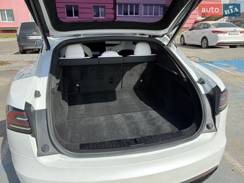 Лифтбек Tesla Model S 2022 в Виннице
