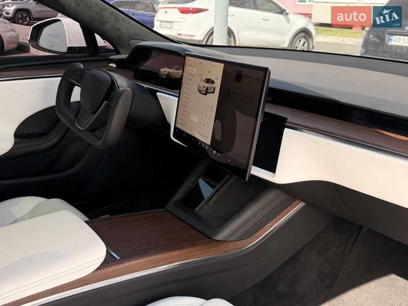 Лифтбек Tesla Model S 2022 в Виннице