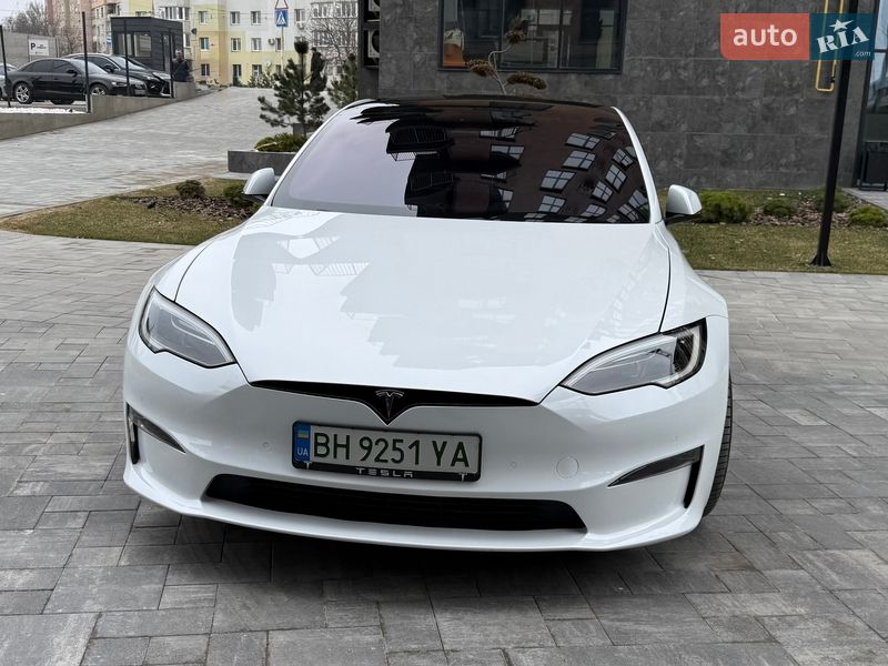 Лифтбек Tesla Model S 2022 в Виннице