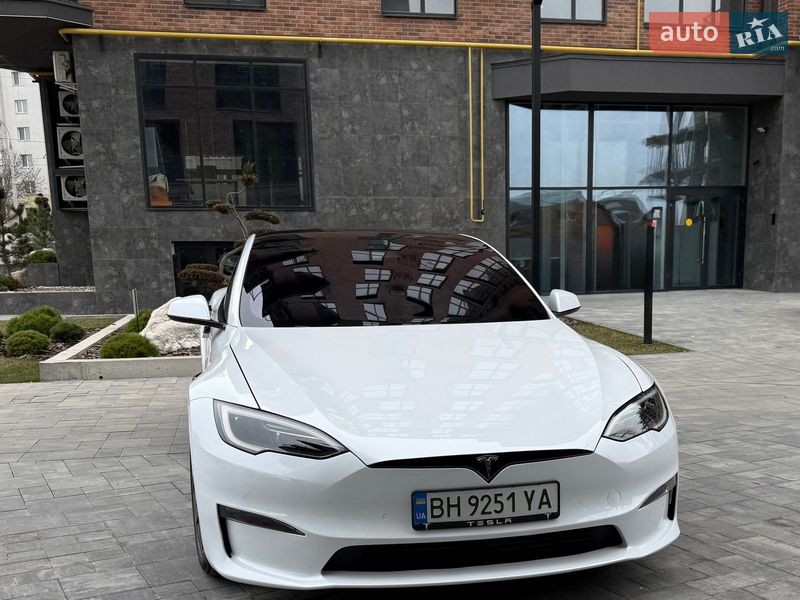 Лифтбек Tesla Model S 2022 в Виннице