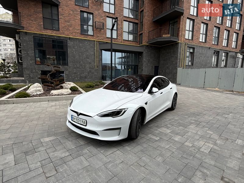 Лифтбек Tesla Model S 2022 в Виннице