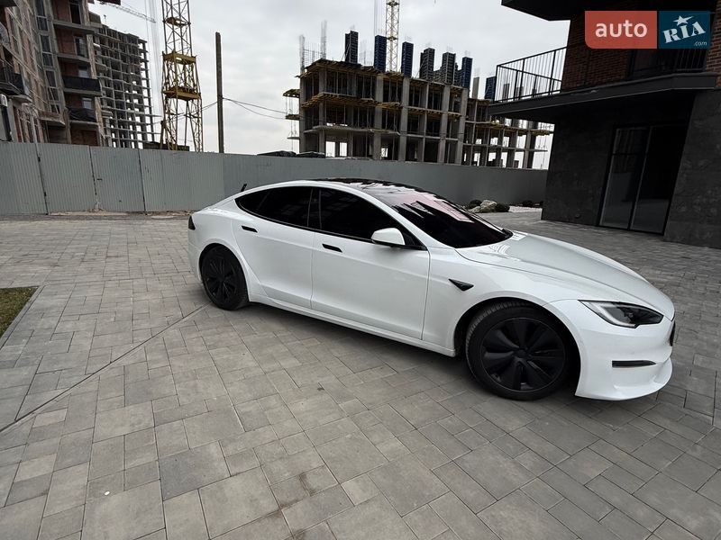 Лифтбек Tesla Model S 2022 в Виннице