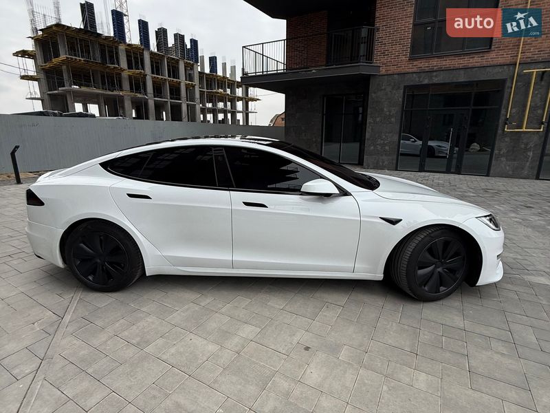 Лифтбек Tesla Model S 2022 в Виннице