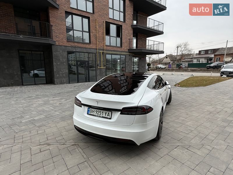 Лифтбек Tesla Model S 2022 в Виннице