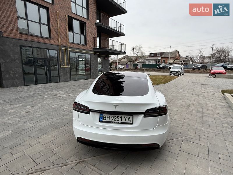 Лифтбек Tesla Model S 2022 в Виннице