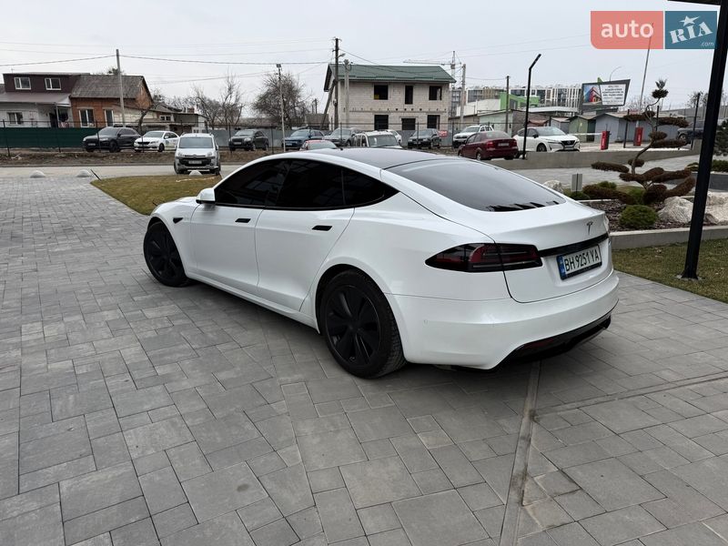 Лифтбек Tesla Model S 2022 в Виннице