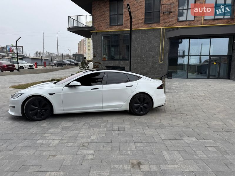 Лифтбек Tesla Model S 2022 в Виннице