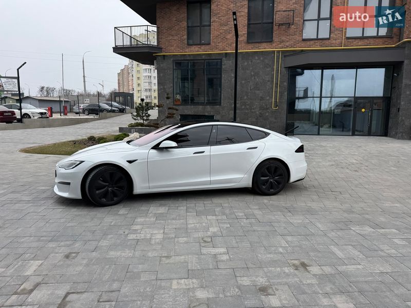 Лифтбек Tesla Model S 2022 в Виннице