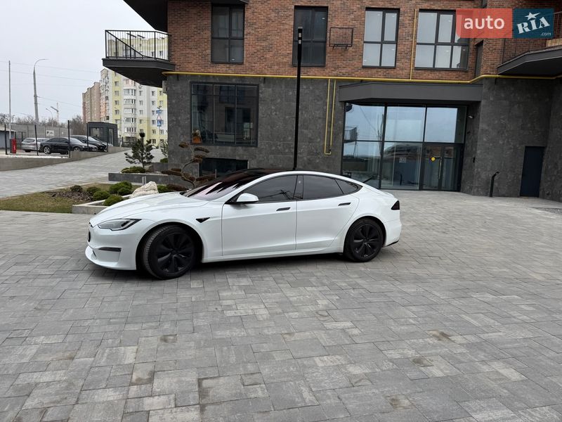 Лифтбек Tesla Model S 2022 в Виннице