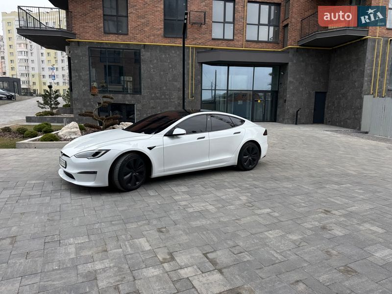 Лифтбек Tesla Model S 2022 в Виннице