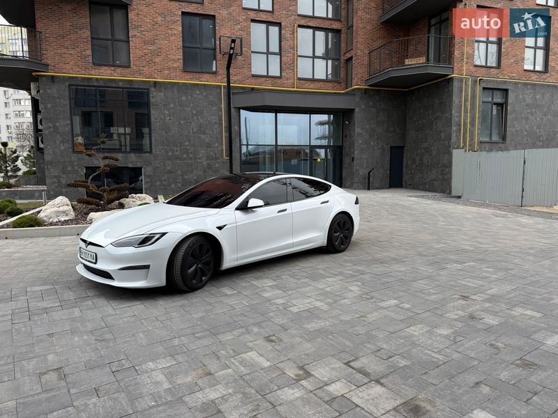 Лифтбек Tesla Model S 2022 в Виннице