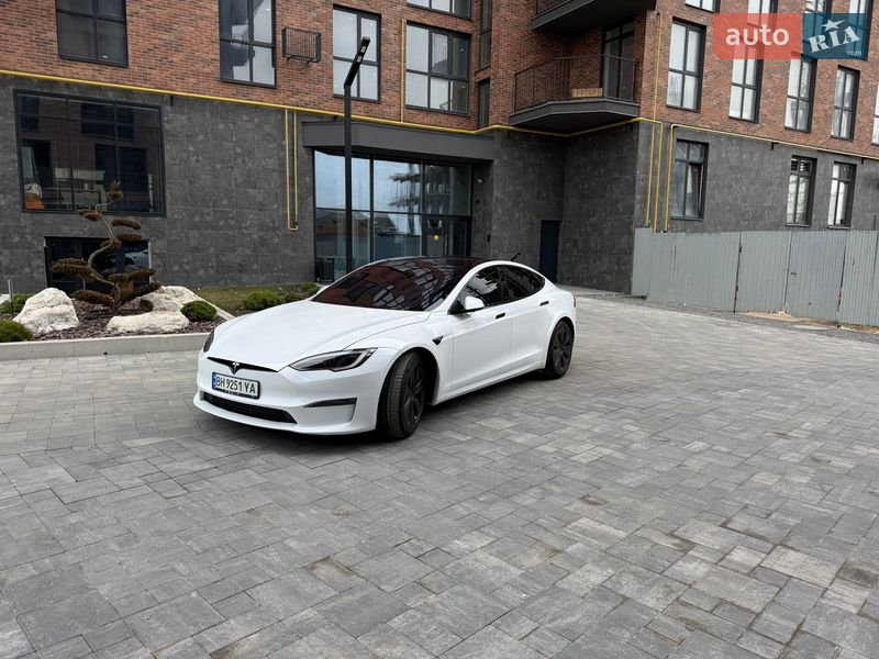 Лифтбек Tesla Model S 2022 в Виннице