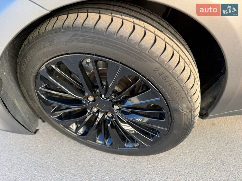 Лифтбек Tesla Model S 2016 в Днепре