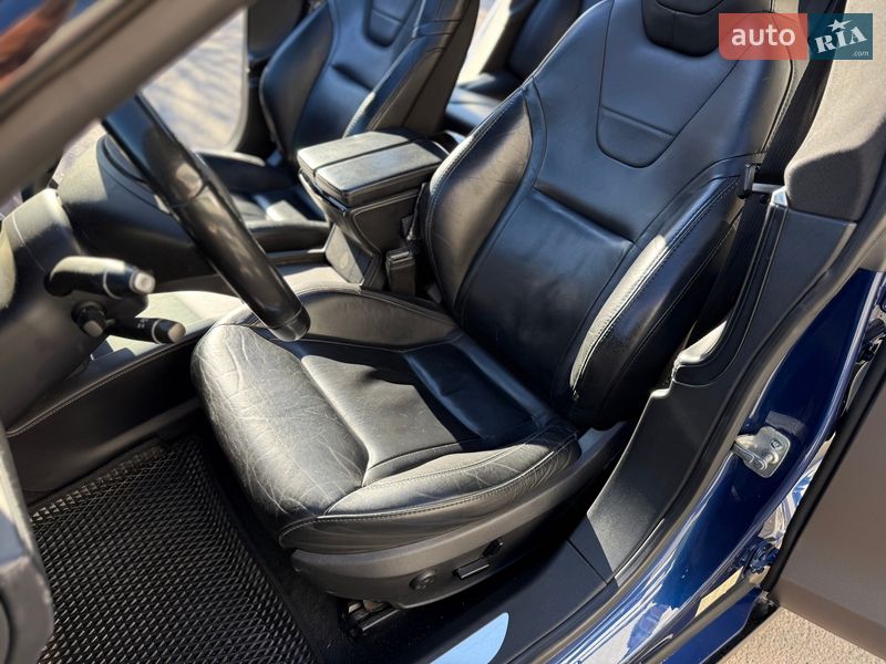 Лифтбек Tesla Model S 2016 в Днепре