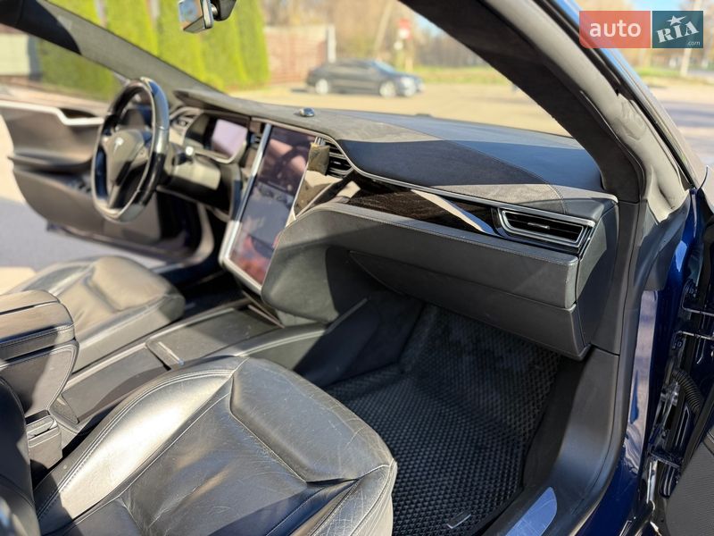 Лифтбек Tesla Model S 2016 в Днепре