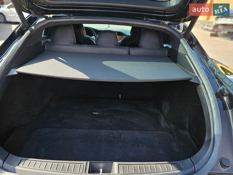 Ліфтбек Tesla Model S 2018 в Володимирі фото 25 Ліфтбек Tesla Model S 2018 в Володимирі