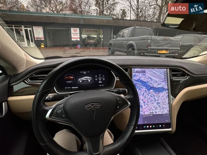 Ліфтбек Tesla Model S 2015 в Чернівцях фото 13 Ліфтбек Tesla Model S 2015 в Чернівцях