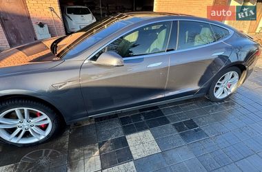 Лифтбек Tesla Model S 2015 в Мерефа