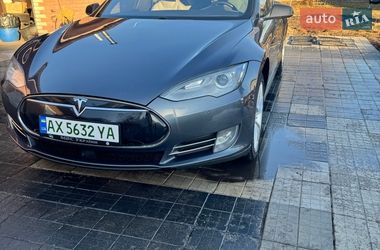 Лифтбек Tesla Model S 2015 в Мерефа