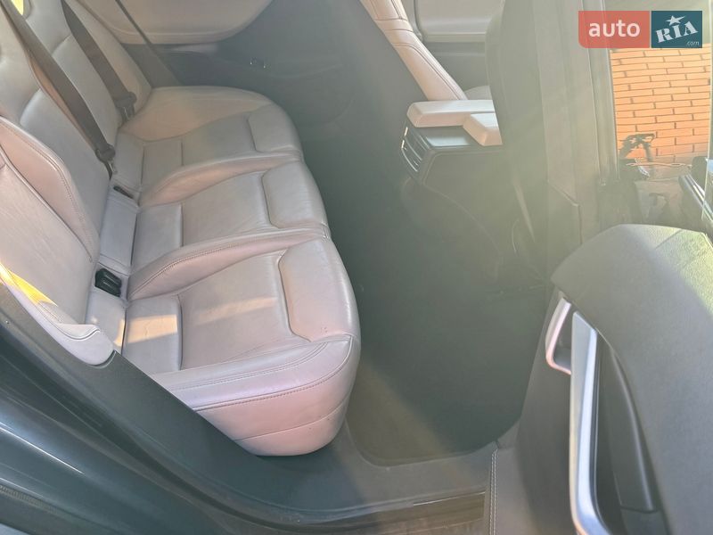 Лифтбек Tesla Model S 2015 в Мерефа