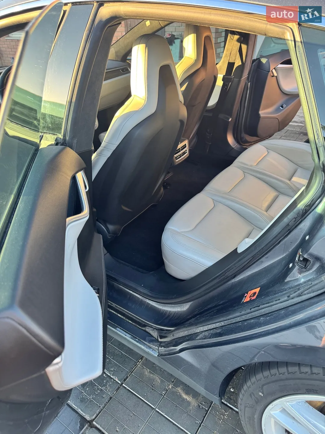 2015 Tesla Model S - мініатюра 11