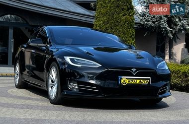 Лифтбек Tesla Model S 2018 в Львове