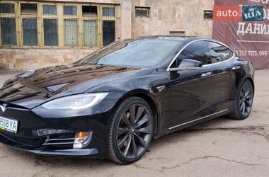 Лифтбек Tesla Model S 2016 в Ивано-Франковске
