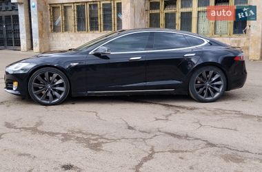 Лифтбек Tesla Model S 2016 в Ивано-Франковске