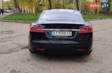 Лифтбек Tesla Model S 2016 в Ивано-Франковске