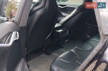 Лифтбек Tesla Model S 2016 в Ивано-Франковске