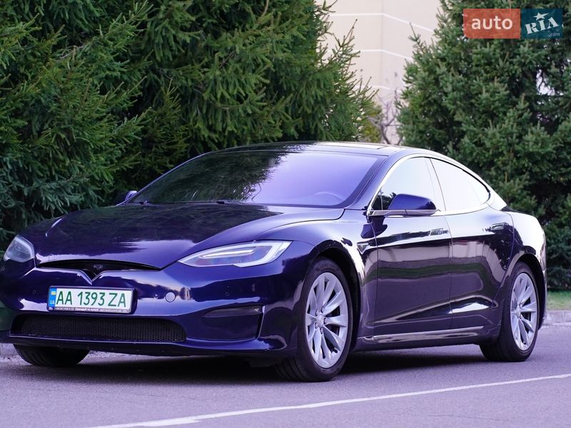 Ліфтбек Tesla Model S 2014 в Києві
