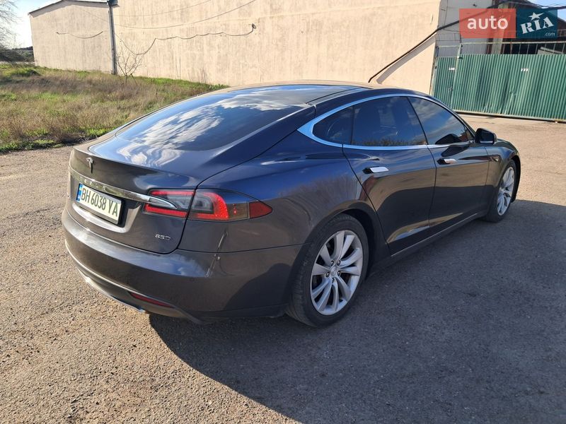 Лифтбек Tesla Model S 2015 в Одессе