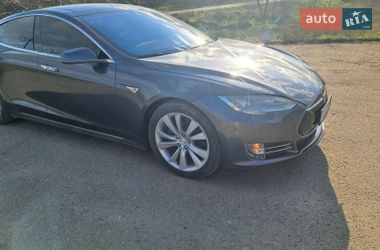 Лифтбек Tesla Model S 2015 в Одессе