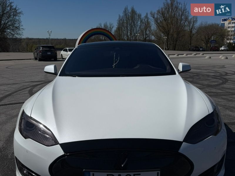 Лифтбек Tesla Model S 2015 в Запорожье фото 2 Лифтбек Tesla Model S 2015 в Запорожье