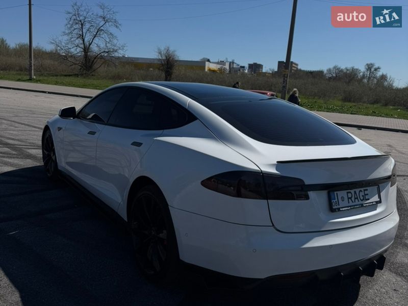 Лифтбек Tesla Model S 2015 в Запорожье фото 6 Лифтбек Tesla Model S 2015 в Запорожье