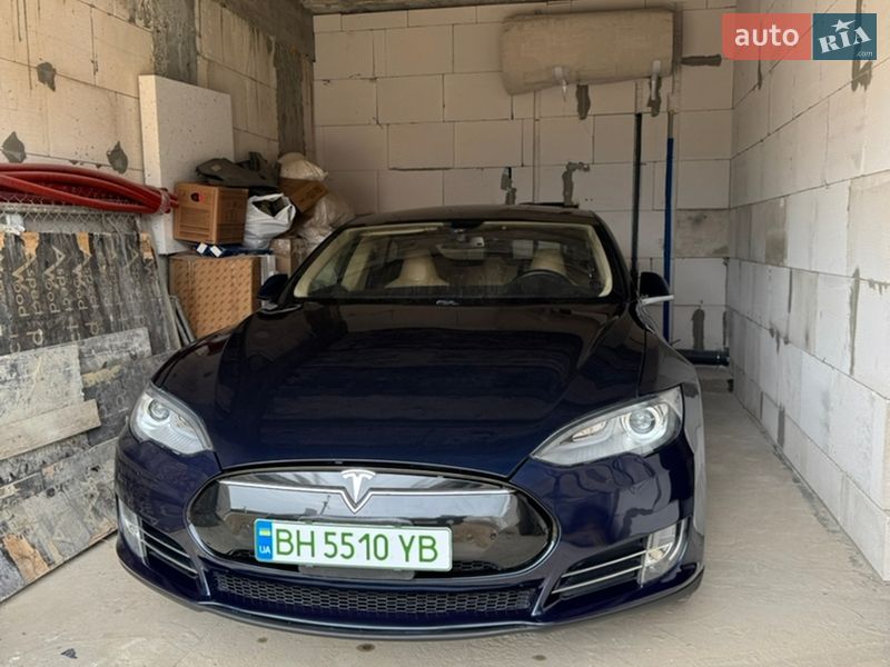 Ліфтбек Tesla Model S 2013 в Одесі