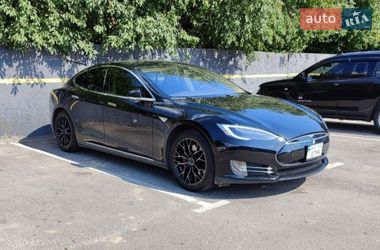 Ліфтбек Tesla Model S 2014 в Львові