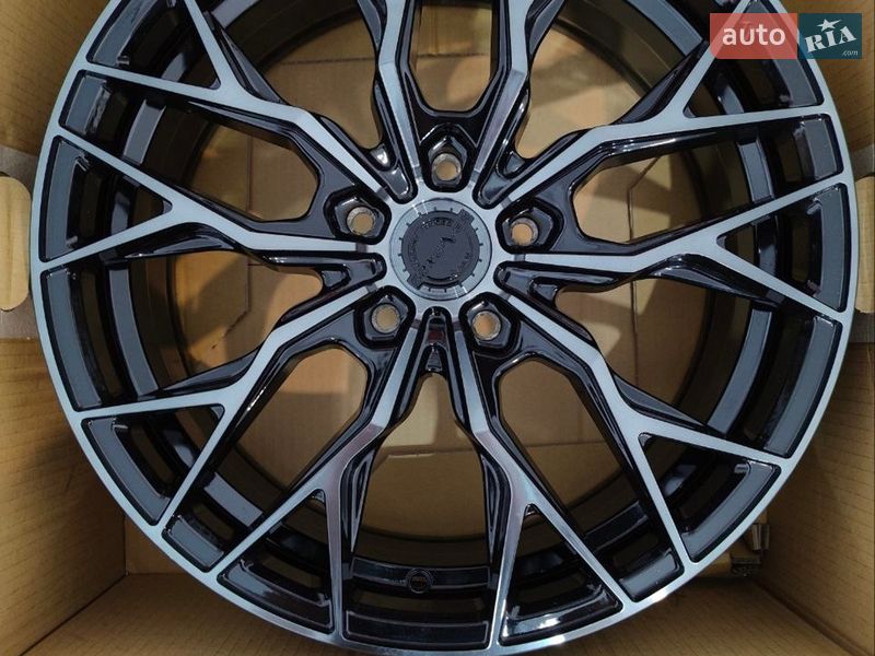 Лифтбек Tesla Model S 2014 в Львове