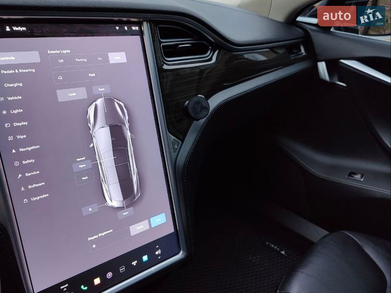 Лифтбек Tesla Model S 2014 в Львове