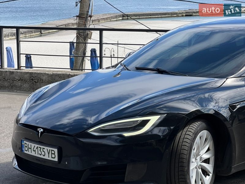 Ліфтбек Tesla Model S 2017 в Одесі