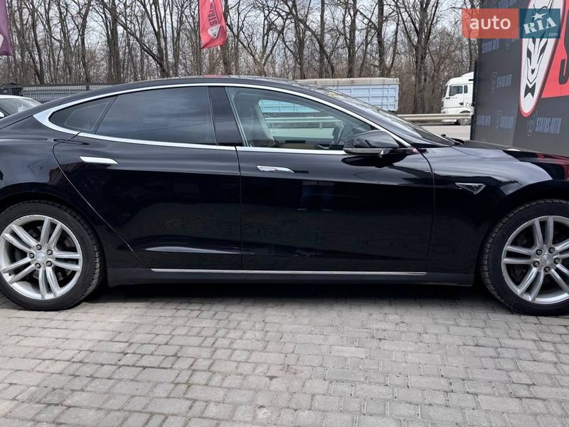 Ліфтбек Tesla Model S 2015 в Вінниці фото 9 Ліфтбек Tesla Model S 2015 в Вінниці