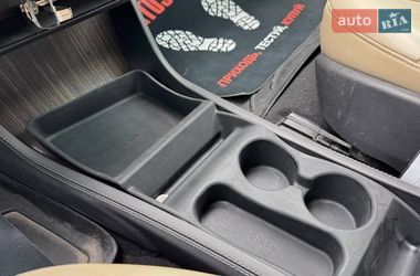 Лифтбек Tesla Model S 2015 в Виннице