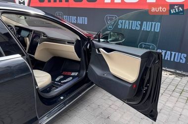 Лифтбек Tesla Model S 2015 в Виннице