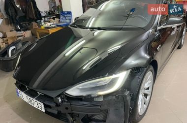 Лифтбек Tesla Model S 2016 в Бродах