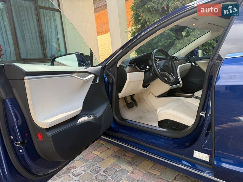 Лифтбек Tesla Model S 2018 в Харькове